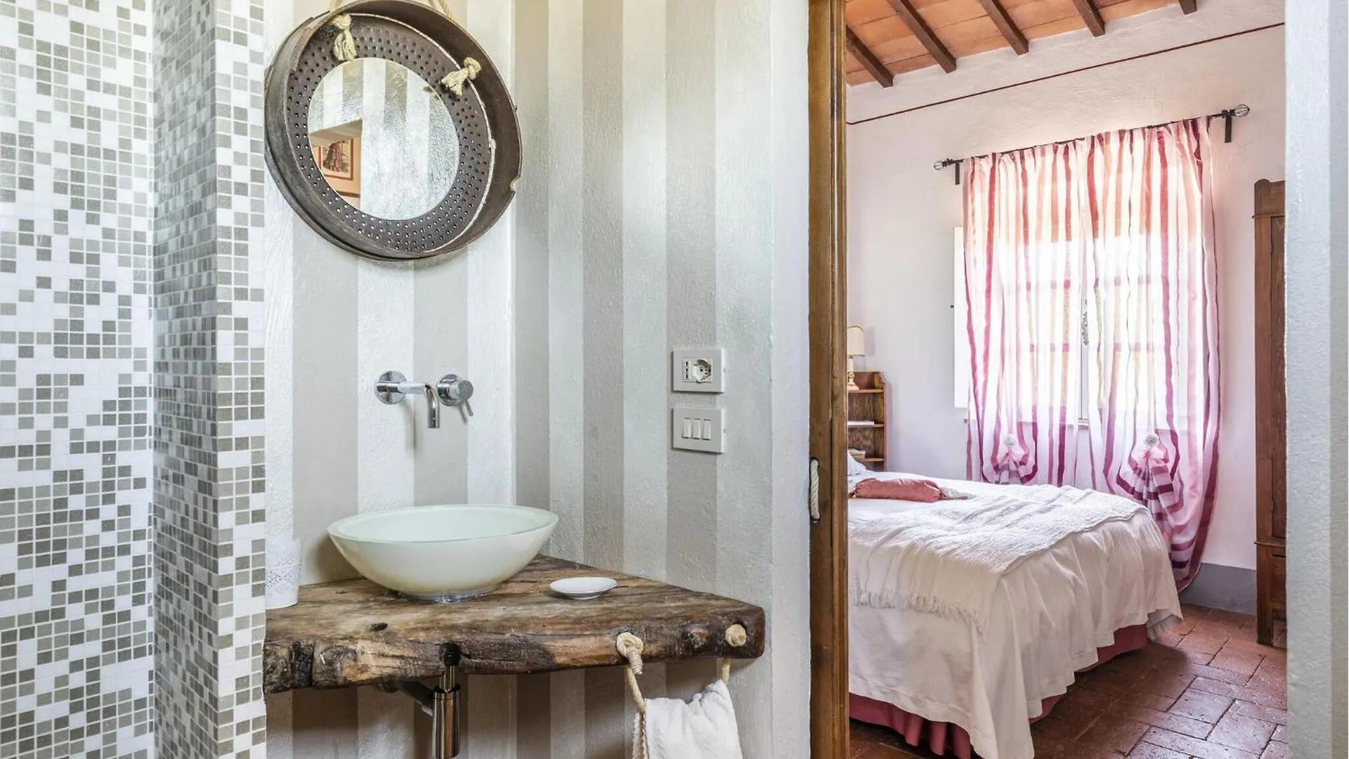 Amazing Home In Castiglione Dorcia Castiglione d'Orcia 0*,